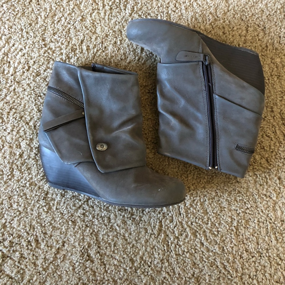 Blowfish Wedges
